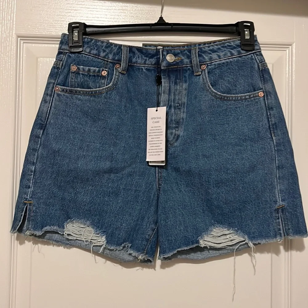 NWT Gianni Bini Michelle High Rise Mid Thigh Denim Shorts